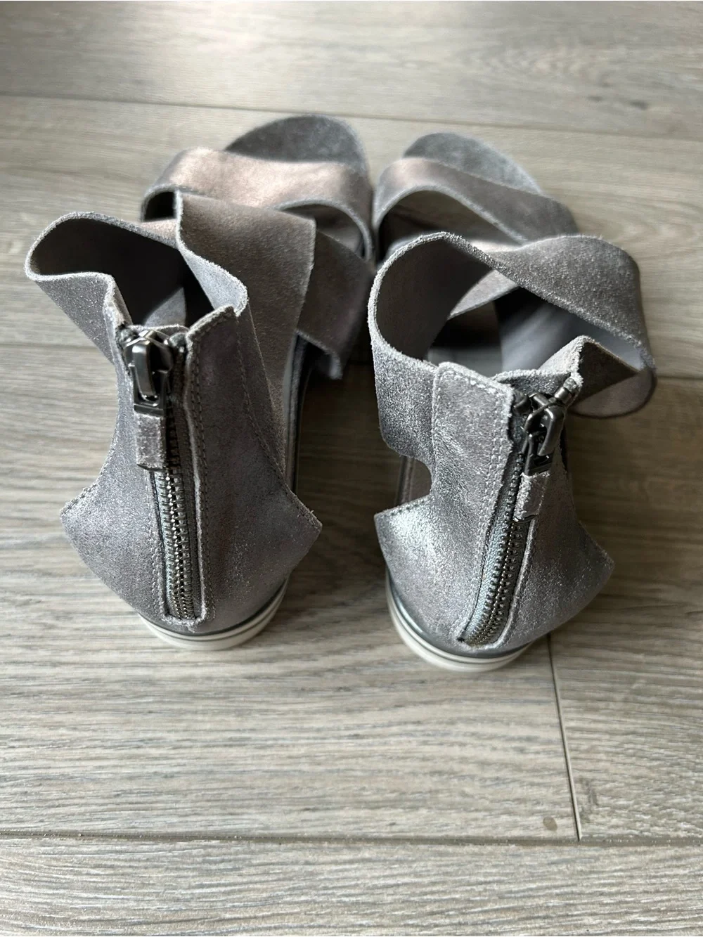 Eileen Fisher Metallic Silver Sport Platform Sandals Size 9 New